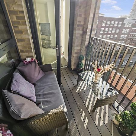 Greenwich Apartment With A River View & Balcony Near The 02 Arena & North Greenwich With Free Wifi & Fast Links Into Central ลอนดอน ภายนอก รูปภาพ