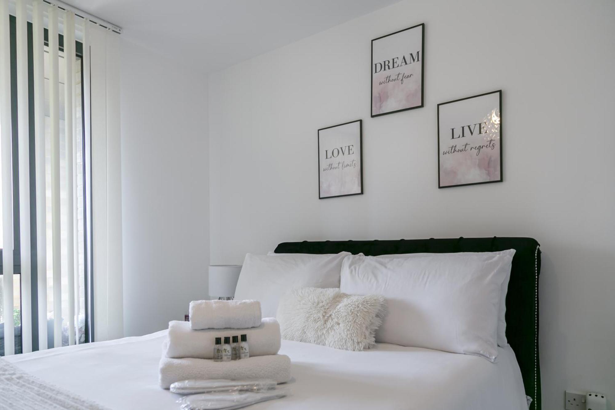 Greenwich Apartment With A River View & Balcony Near The 02 Arena & North Greenwich With Free Wifi & Fast Links Into Central ลอนดอน ภายนอก รูปภาพ